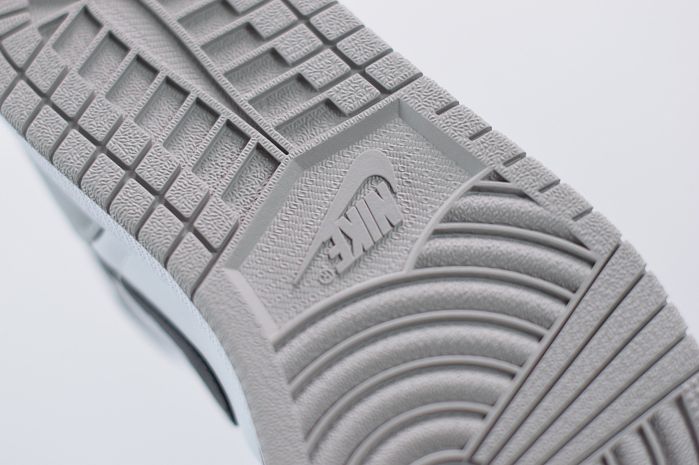 Jordan 1 Mid Light Smoke Grey  554724-092