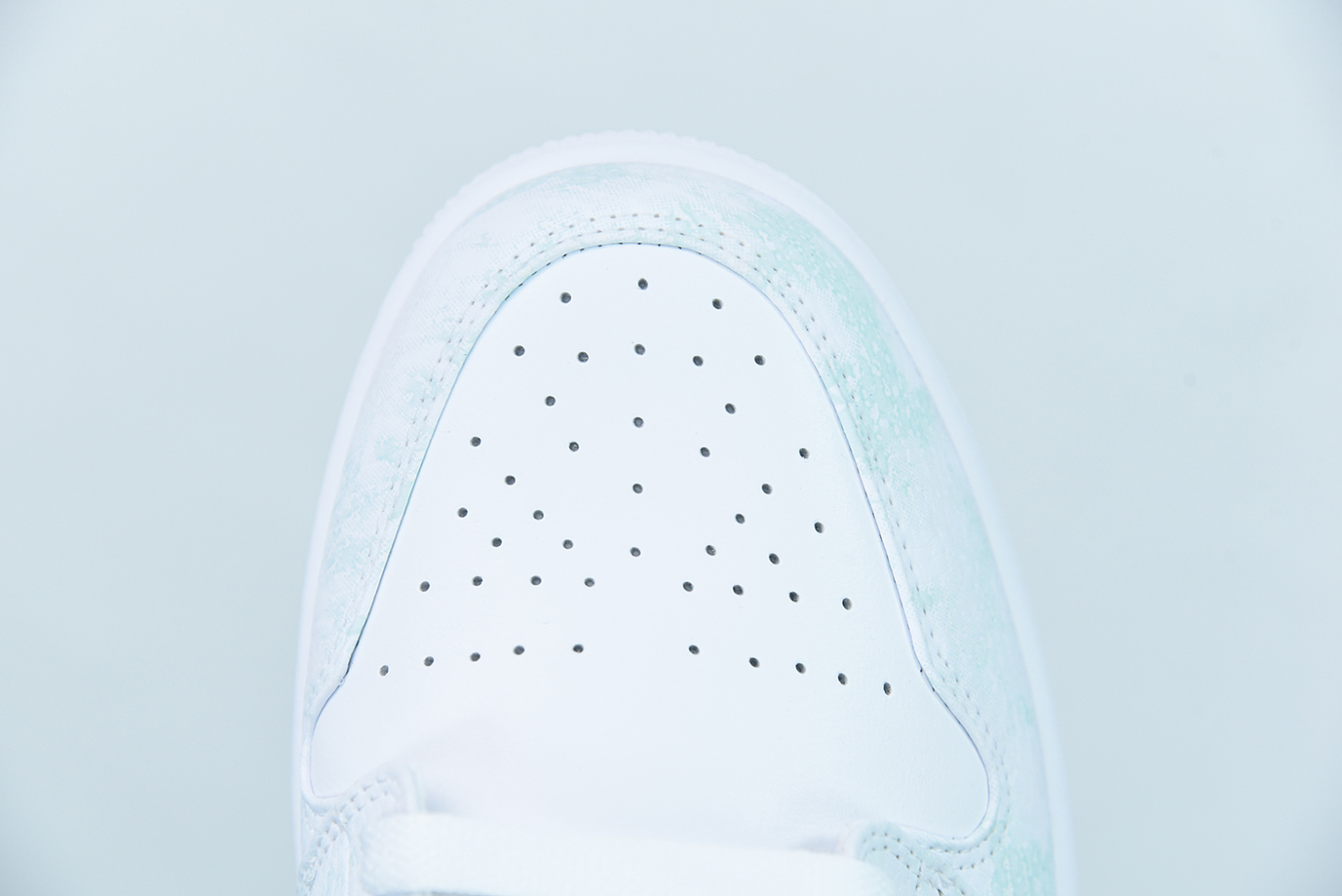 Jordan 1 Mid Triple White 2.0 (2020) 554724-130