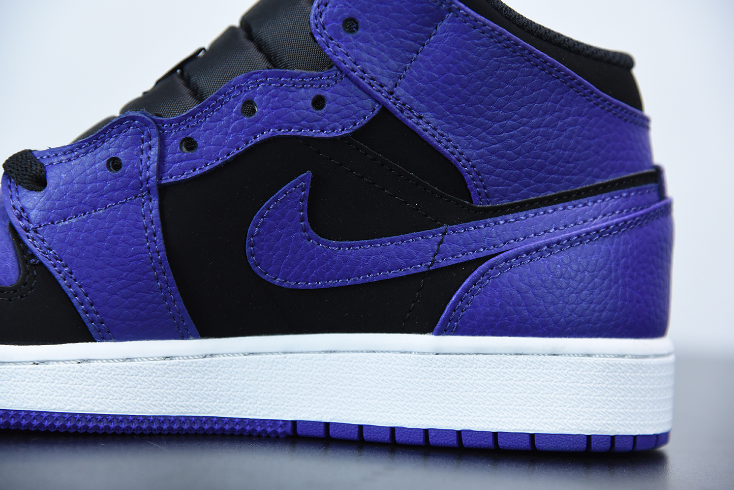 Jordan 1 Mid Black Dark Concord (GS) 554725-051