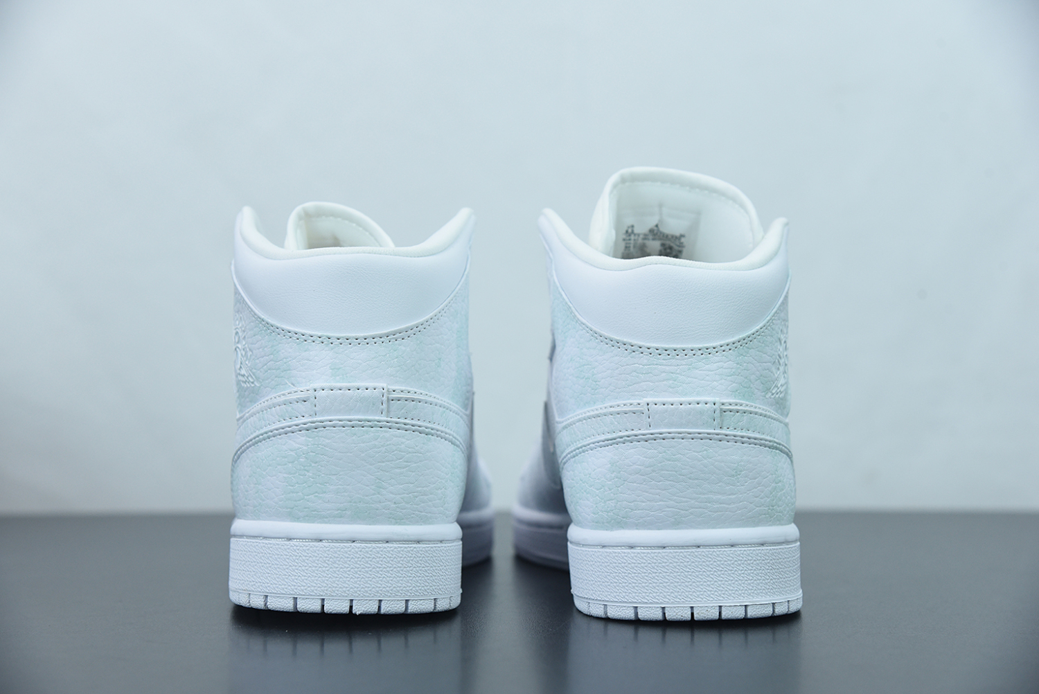 Jordan 1 Mid Triple White 2.0 (2020) 554724-130