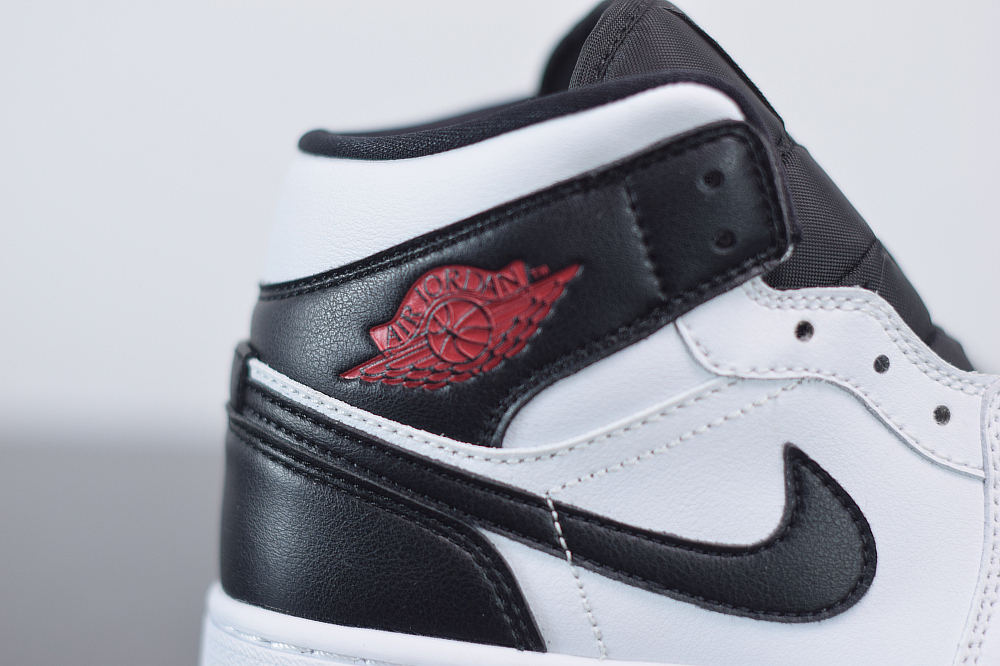 Jordan 1 Mid Reverse Black Toe (W) BQ6472-101