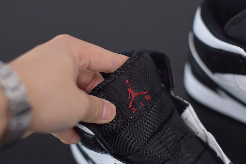Jordan 1 Mid Reverse Black Toe (W) BQ6472-101