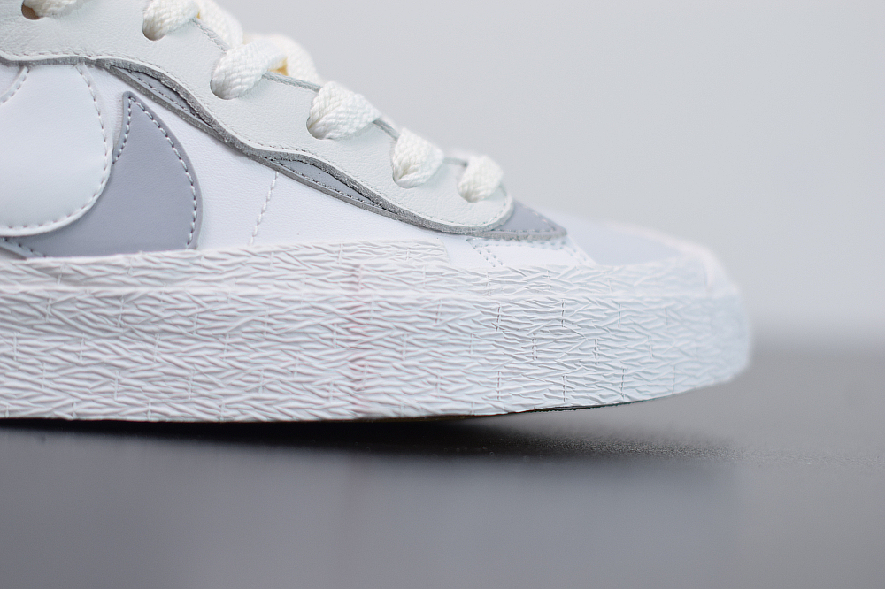 Nike Blazer Mid sacai White Grey BV0072-100