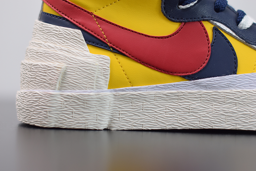 Nike Blazer Mid sacai Snow Beach BV0072-700