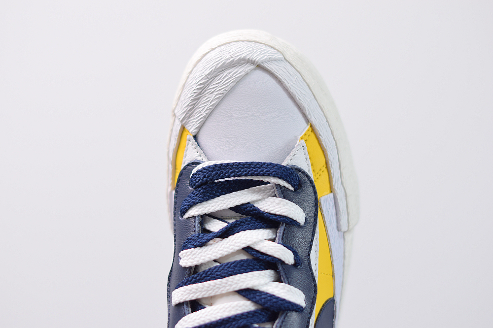 Nike Blazer Mid sacai Snow Beach BV0072-700
