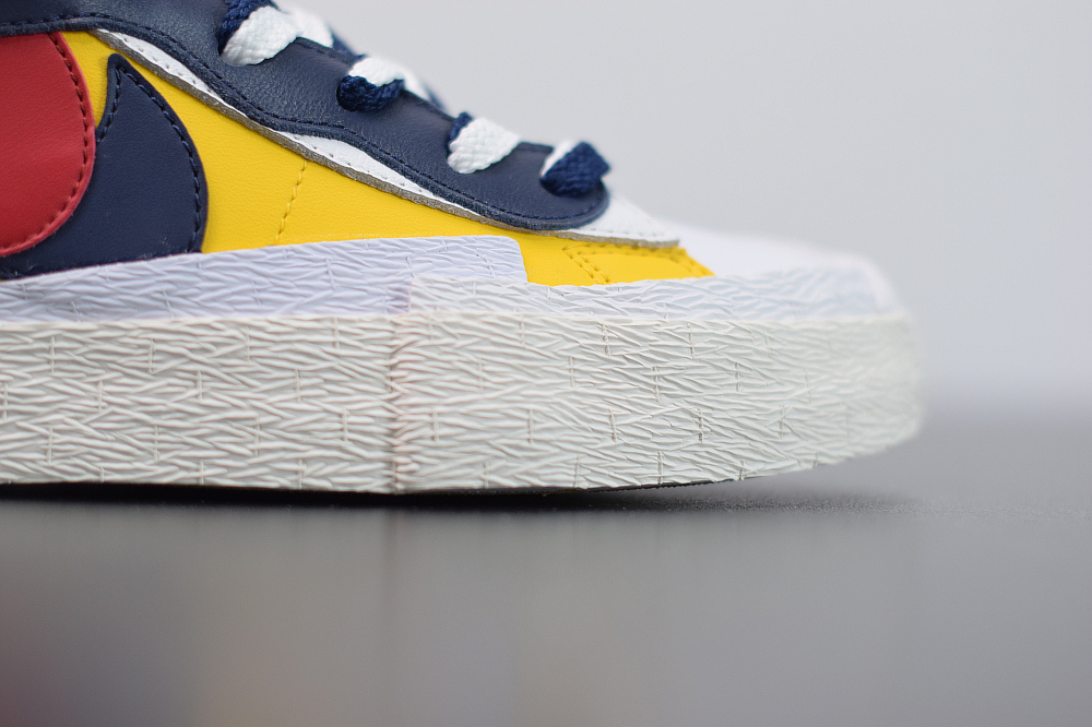 Nike Blazer Mid sacai Snow Beach BV0072-700
