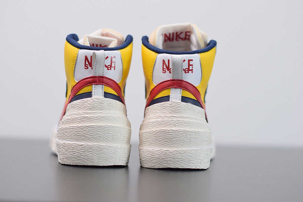 Nike Blazer Mid sacai Snow Beach BV0072-700
