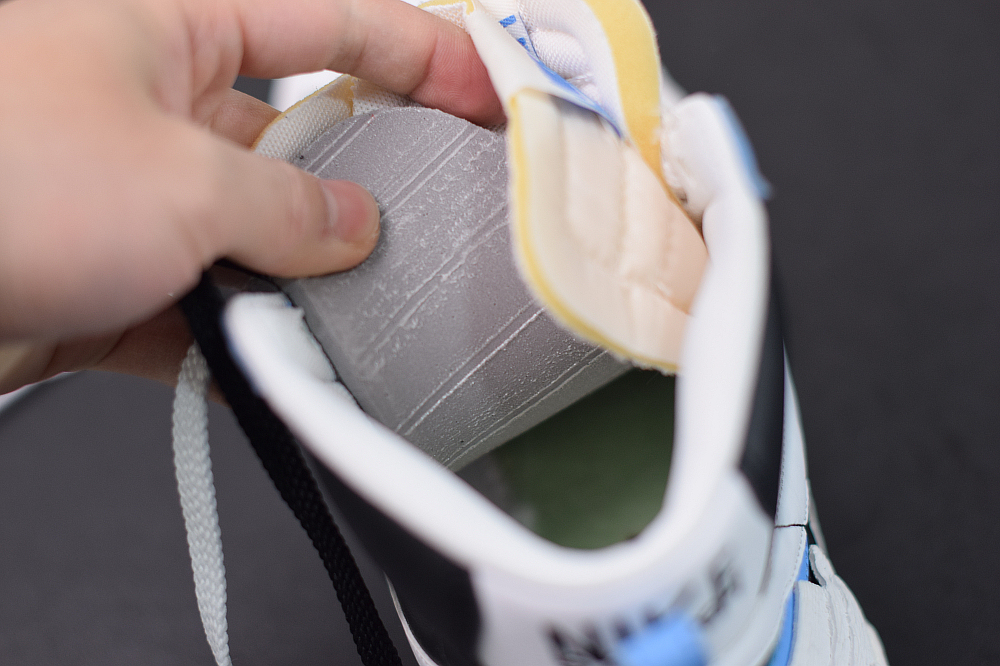 Nike Blazer Mid sacai White Black Legend Blue BV0072-001