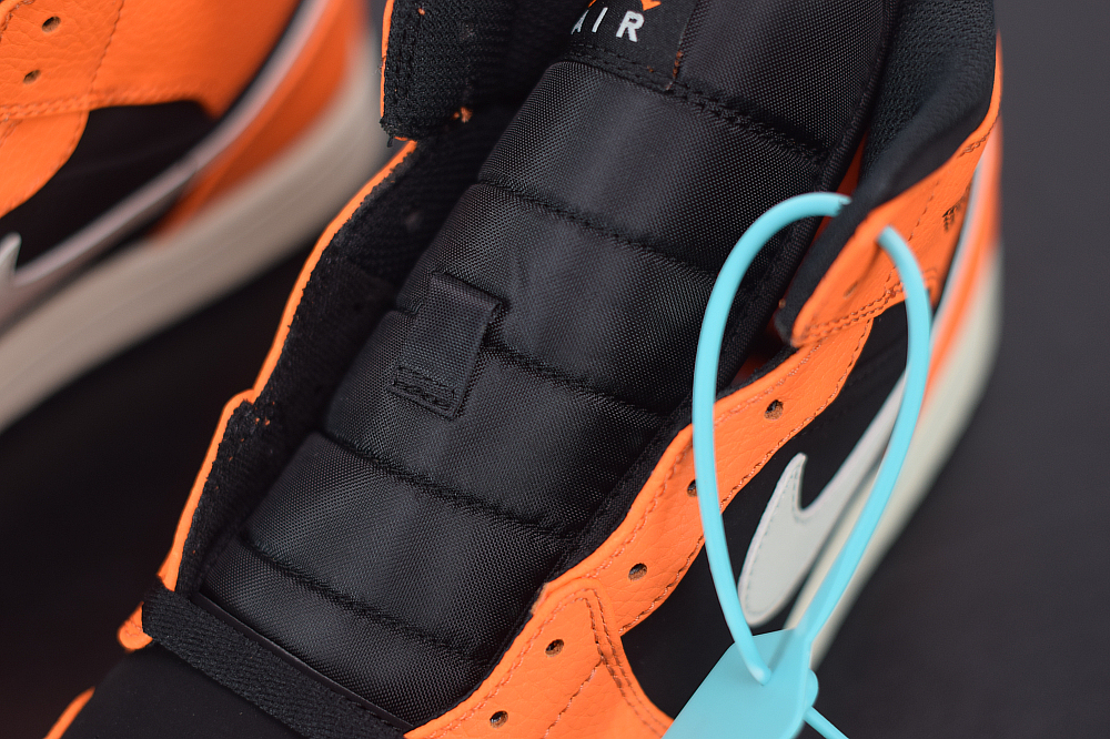 Jordan 1 Mid Black Cone 554724-062