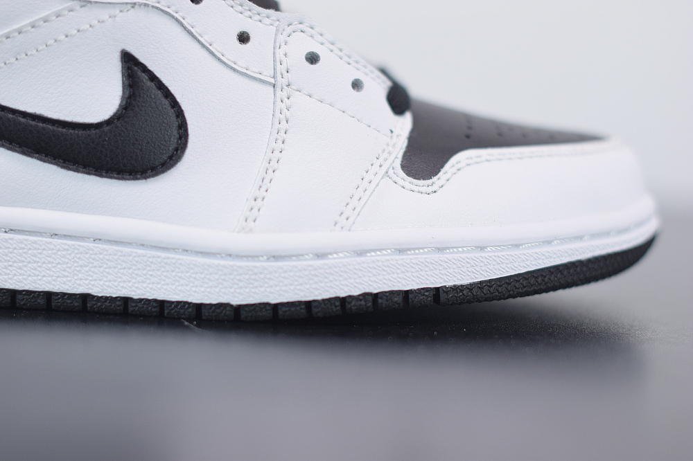 Jordan 1 Mid Reverse Black Toe (W) BQ6472-101