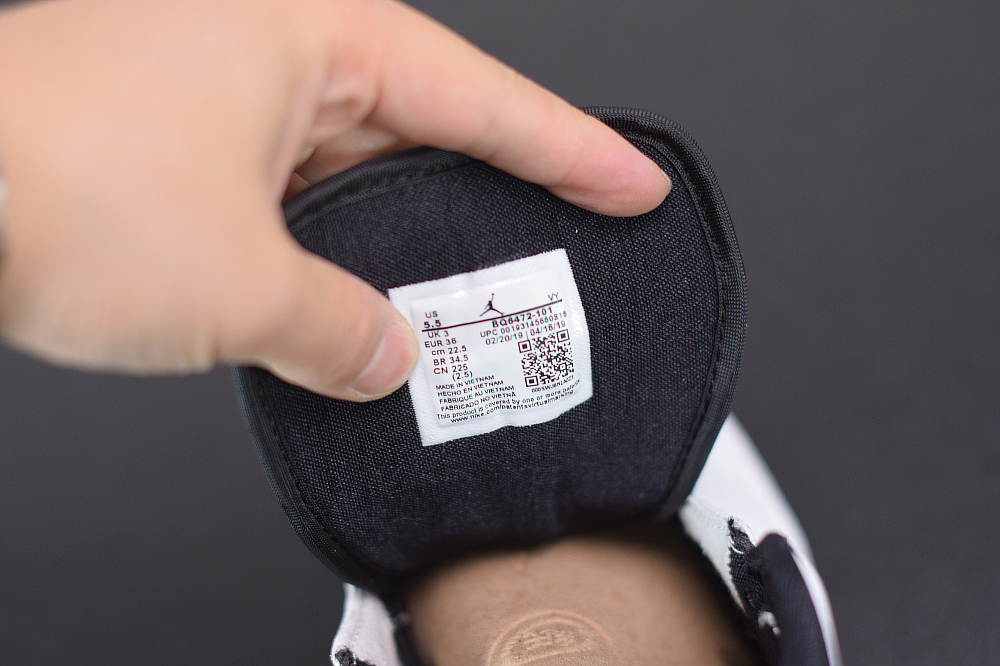 Jordan 1 Mid Reverse Black Toe (W) BQ6472-101