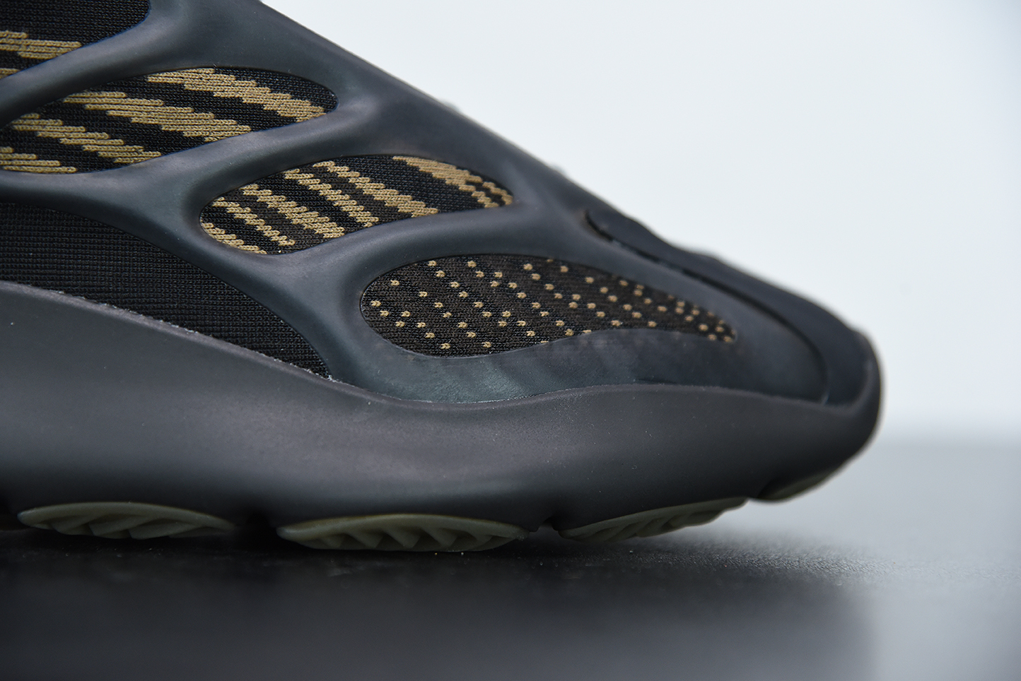 adidas Yeezy 700 V3 Clay Brown GY0189