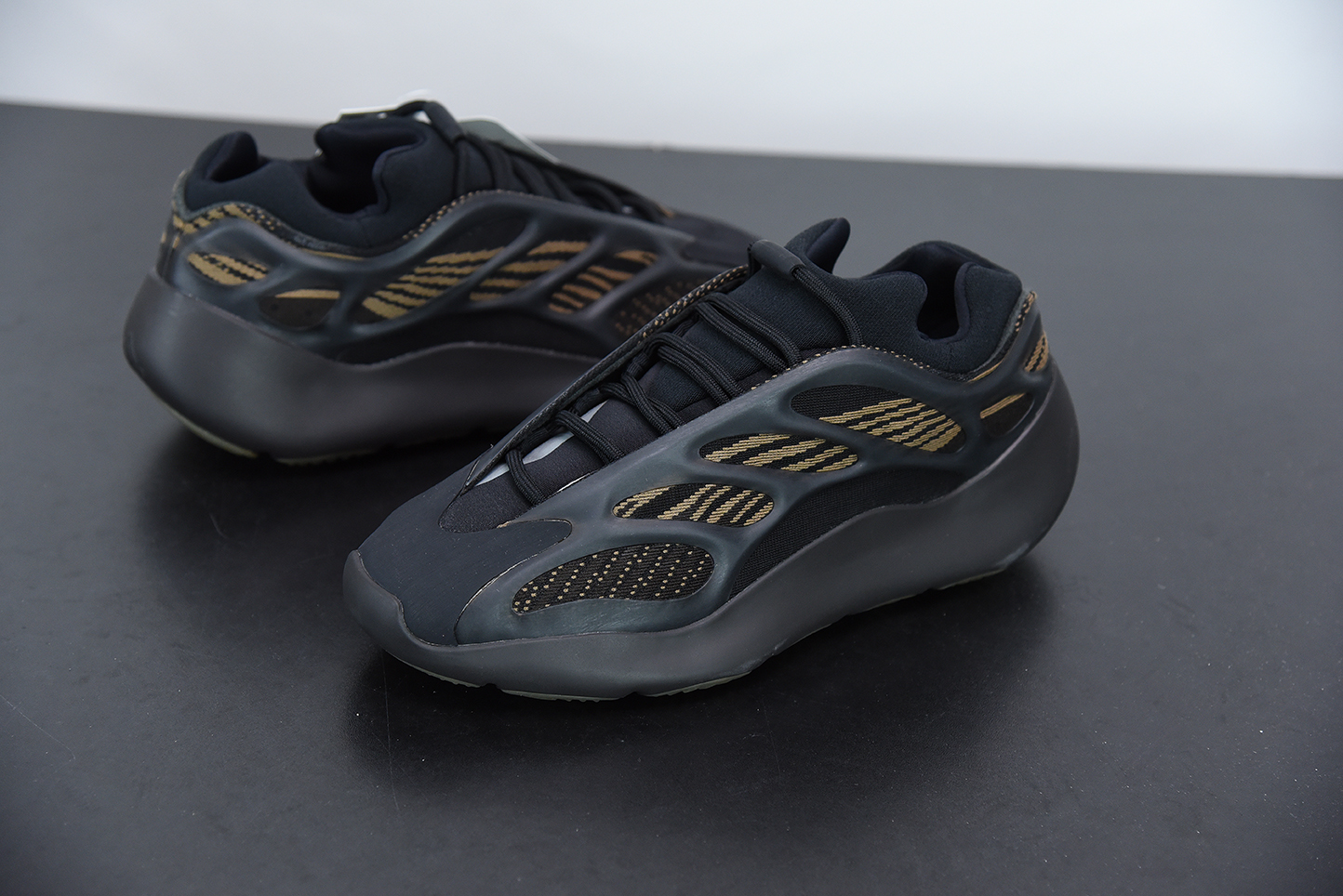 adidas Yeezy 700 V3 Clay Brown GY0189