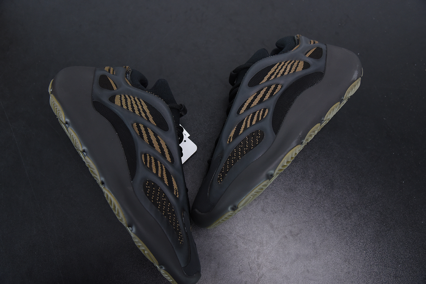 adidas Yeezy 700 V3 Clay Brown GY0189