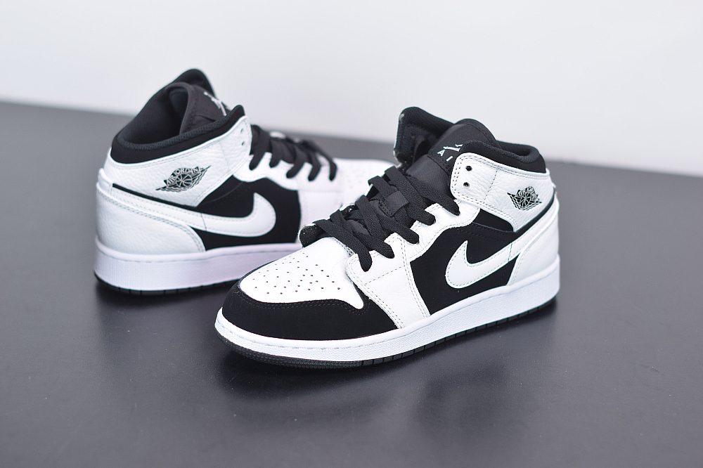 Jordan 1 Mid White Black (GS) 554725-113