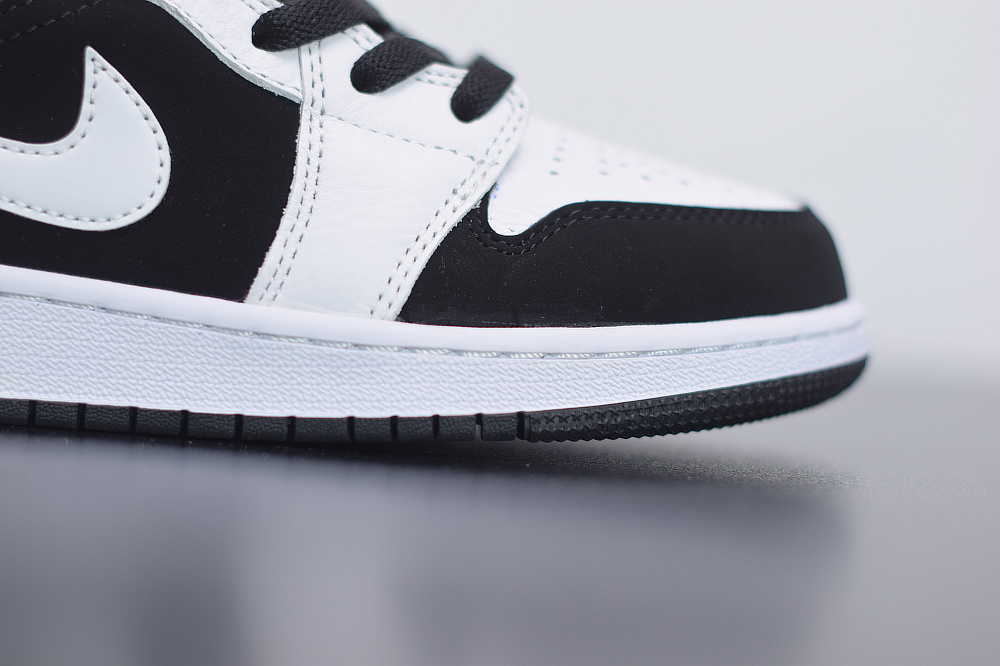 Jordan 1 Mid White Black (GS) 554725-113