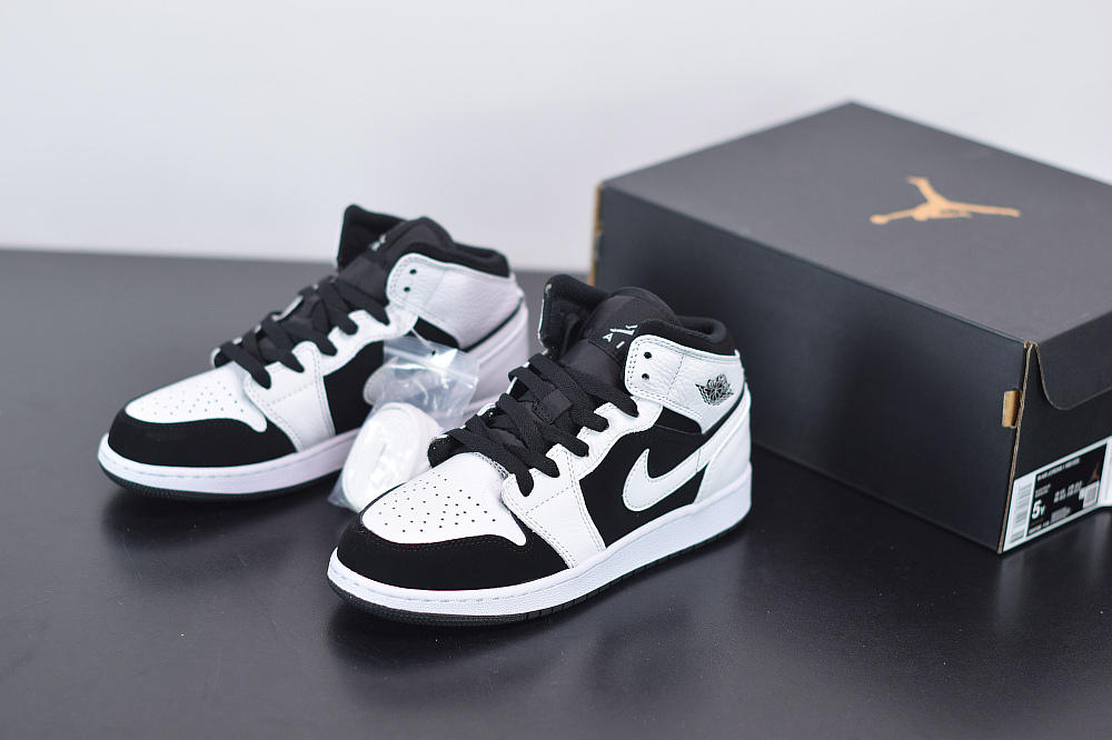 Jordan 1 Mid White Black (GS) 554725-113