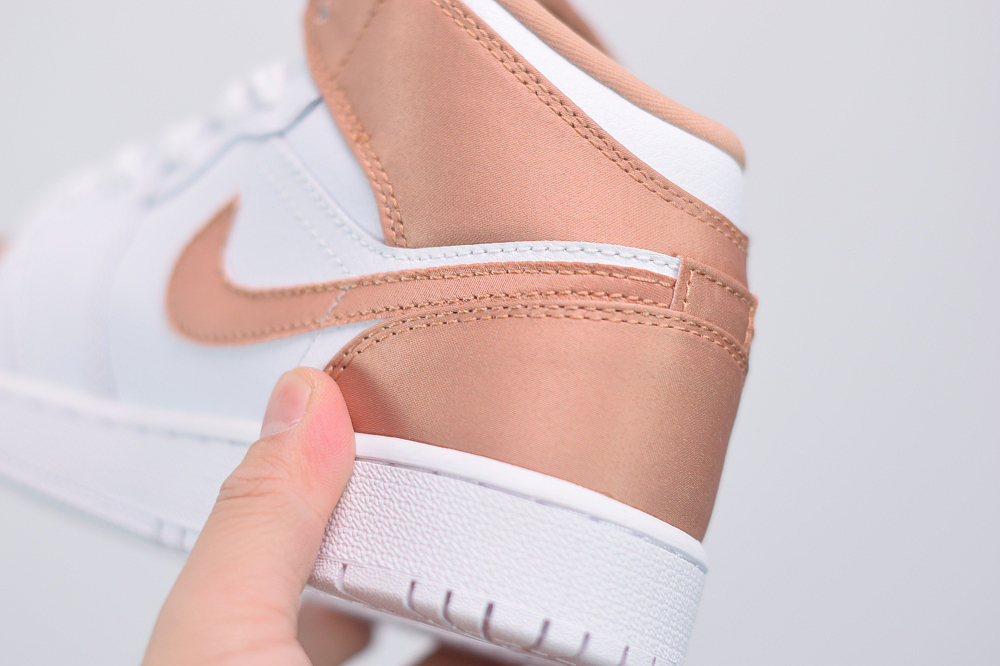 Jordan 1 Mid White Rose Gold (GS) 555112-190