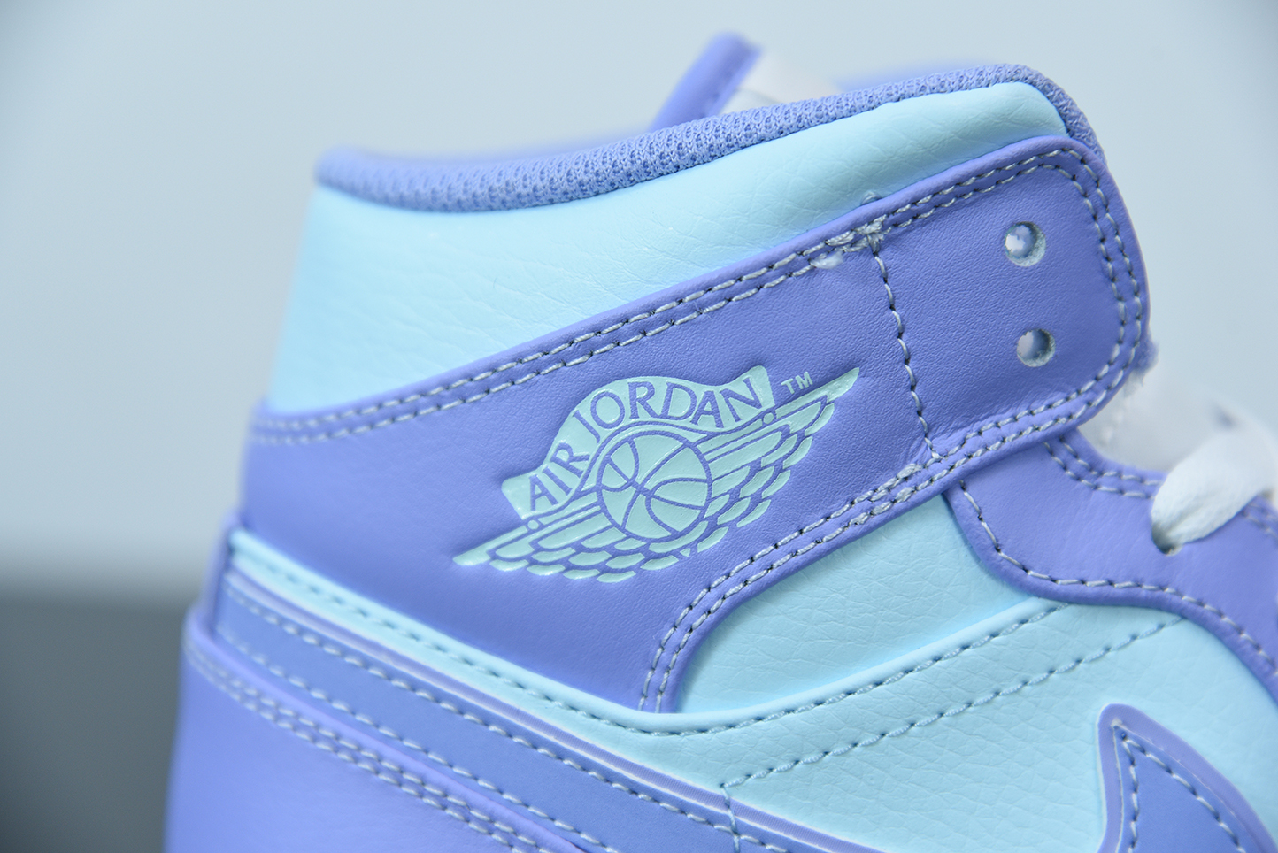 Jordan 1 Mid Purple Aqua (GS)  554725-500