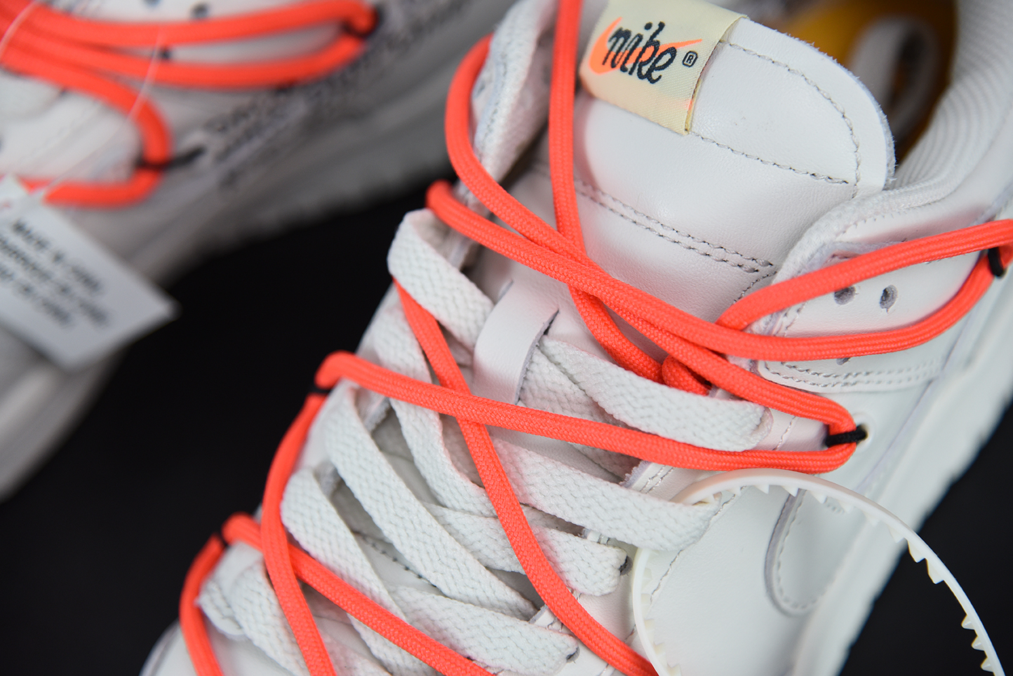 NIKE DUNK LOW x Off-White CT0856-900