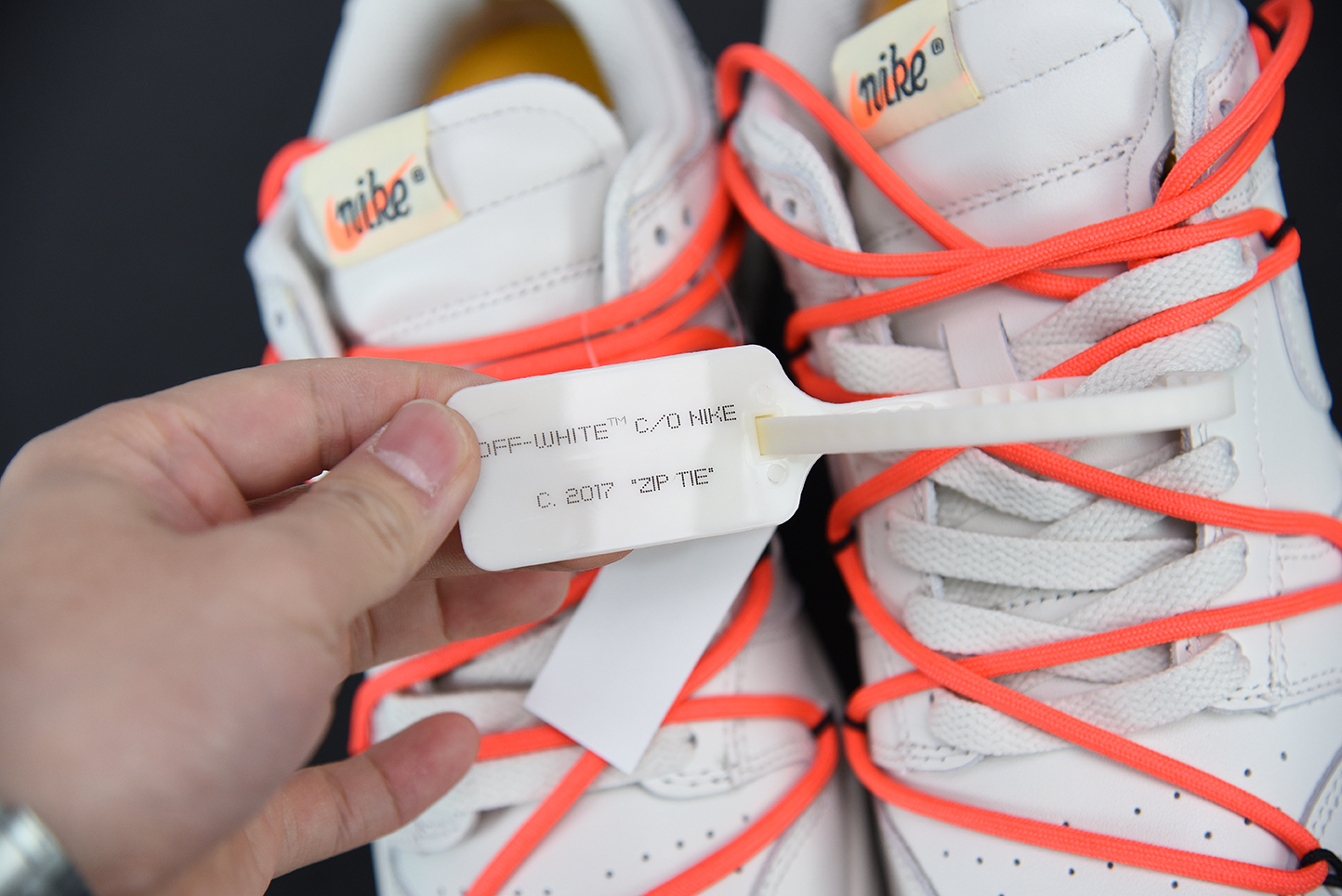 NIKE DUNK LOW x Off-White CT0856-900
