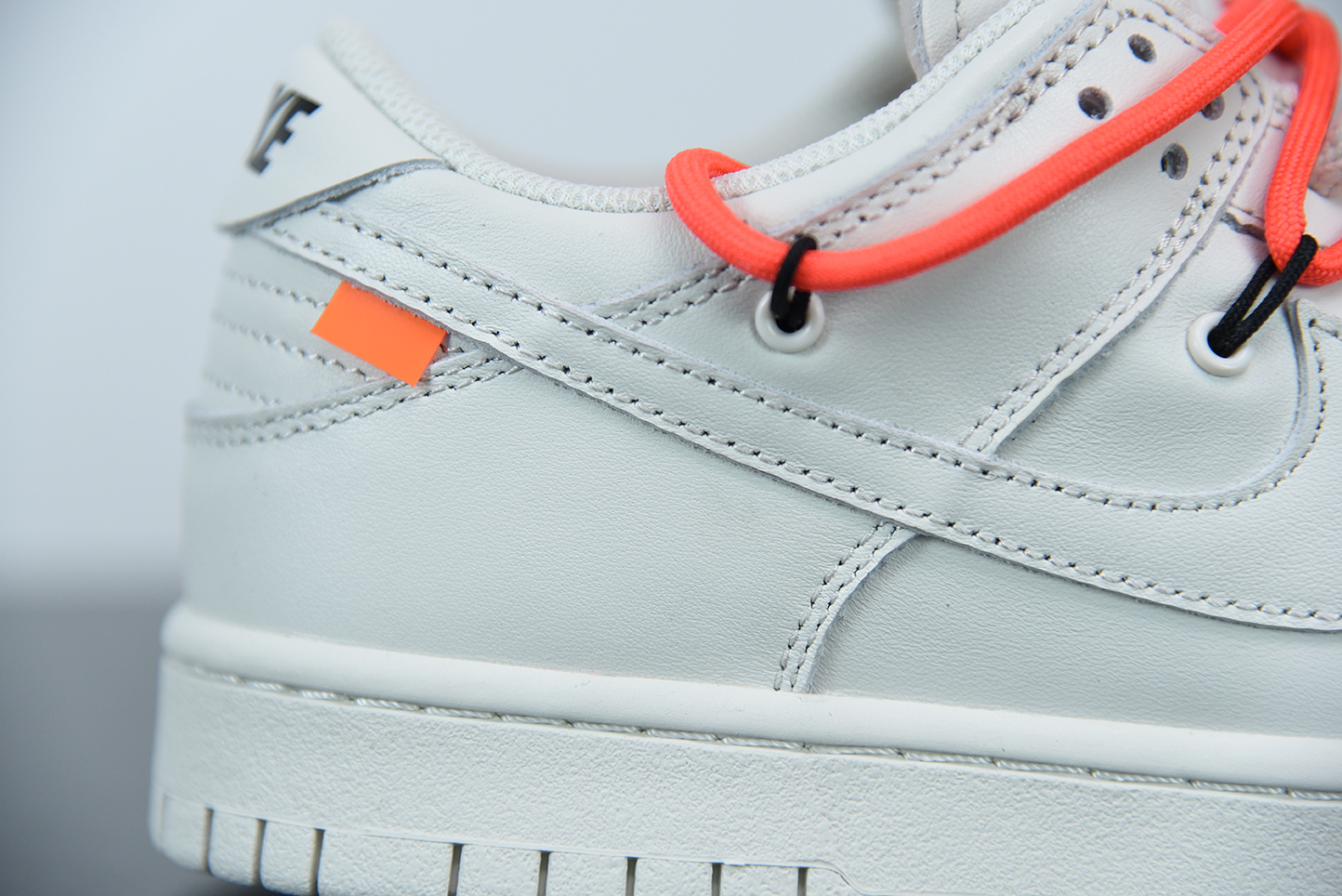 NIKE DUNK LOW x Off-White CT0856-900