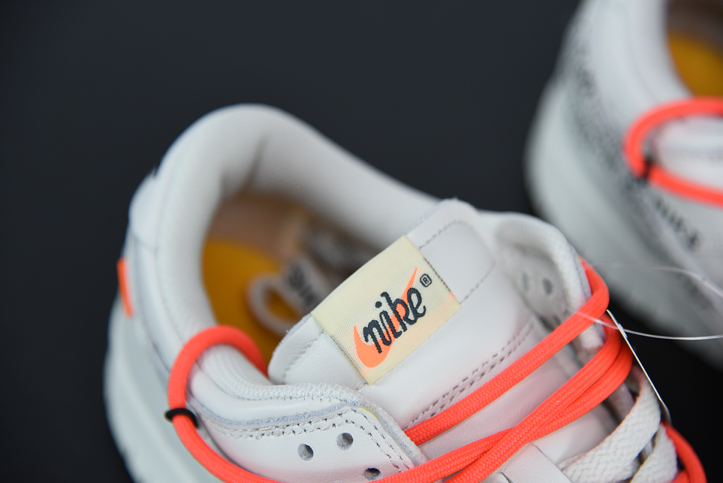 NIKE DUNK LOW x Off-White CT0856-900