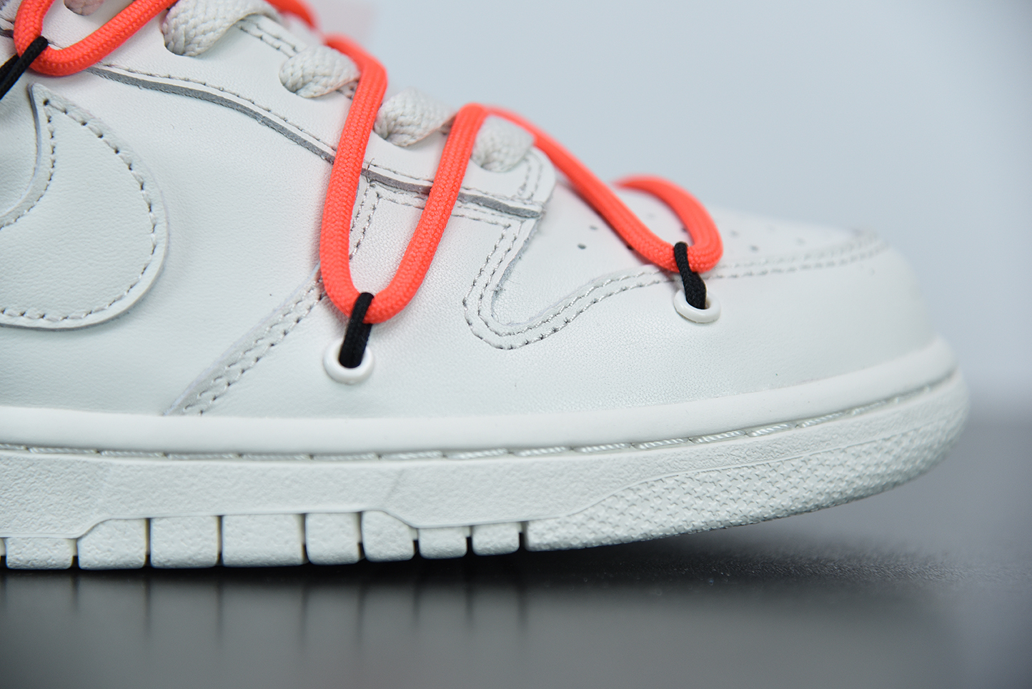 NIKE DUNK LOW x Off-White CT0856-900