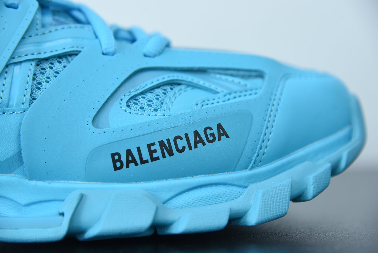 Bal**ci*ga Track   542023-W2LA1-4690