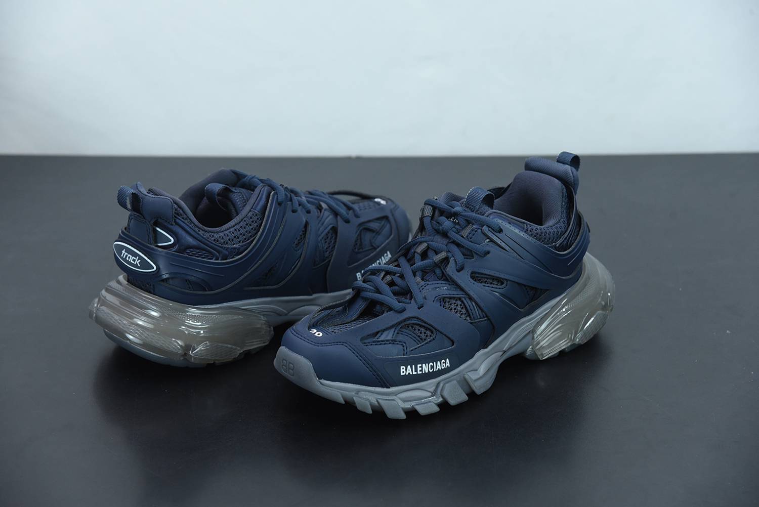 Bal**ci*ga Track Sneaker 647741-W3BC5-0209