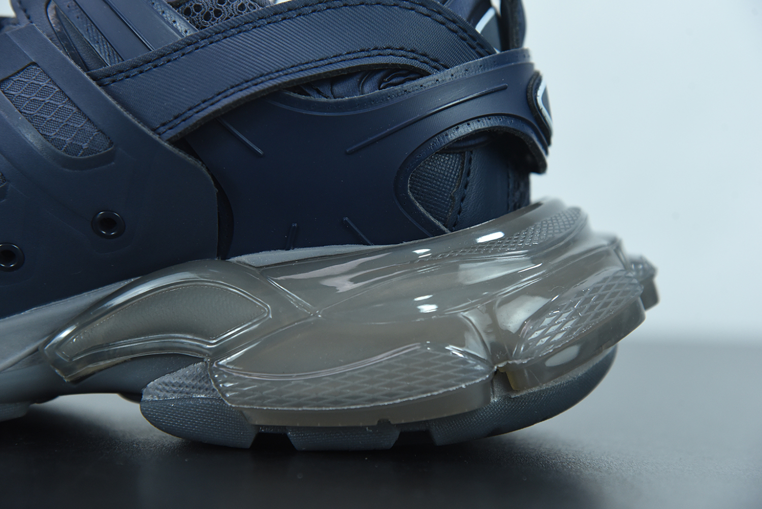 Bal**ci*ga Track Sneaker 647741-W3BC5-0209