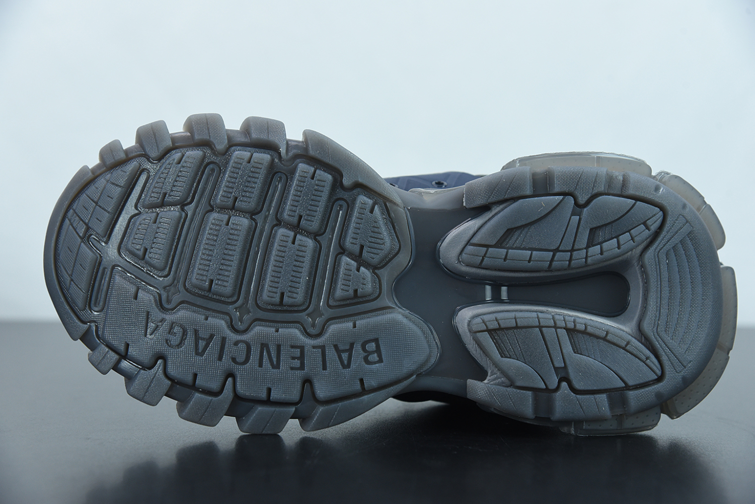 Bal**ci*ga Track Sneaker 647741-W3BC5-0209