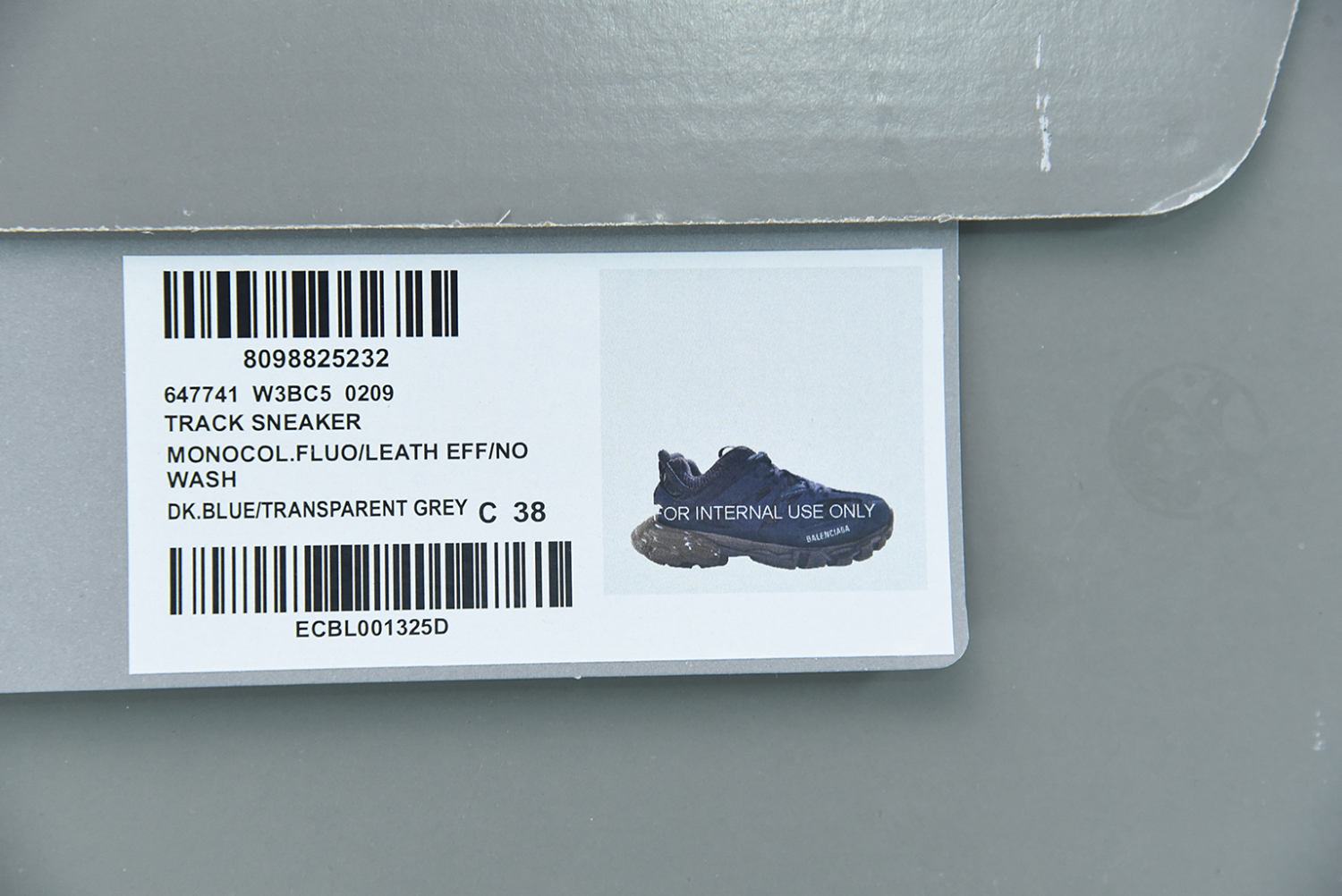 Bal**ci*ga Track Sneaker 647741-W3BC5-0209