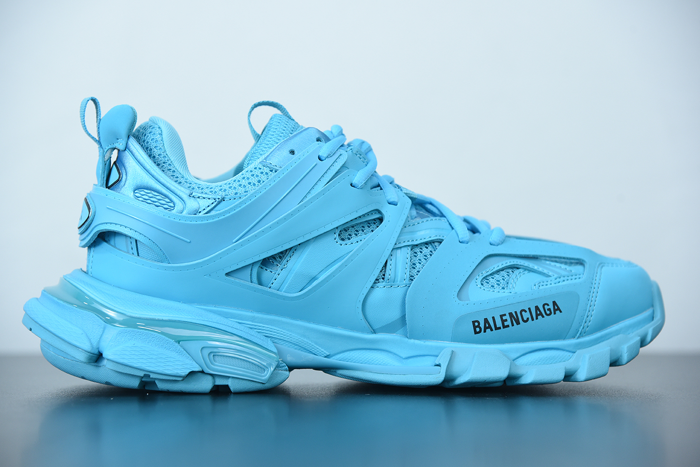 Bal**ci*ga Track   542023-W2LA1-4690