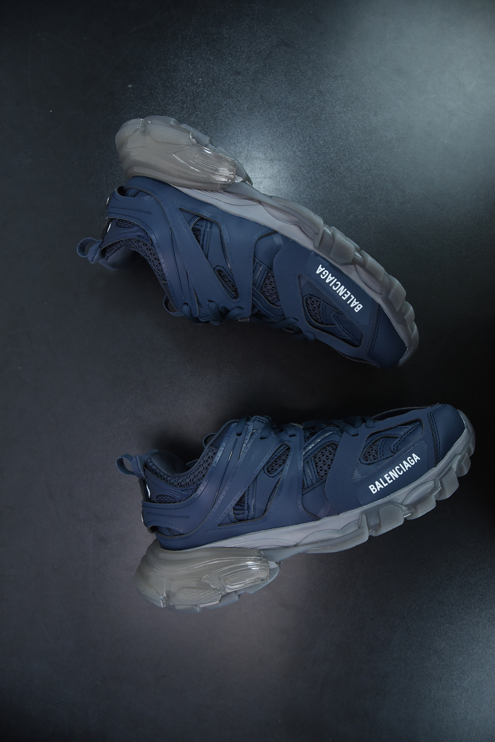 Bal**ci*ga Track Sneaker 647741-W3BC5-0209