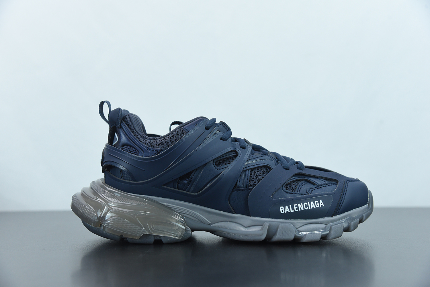 Bal**ci*ga Track Sneaker 647741-W3BC5-0209