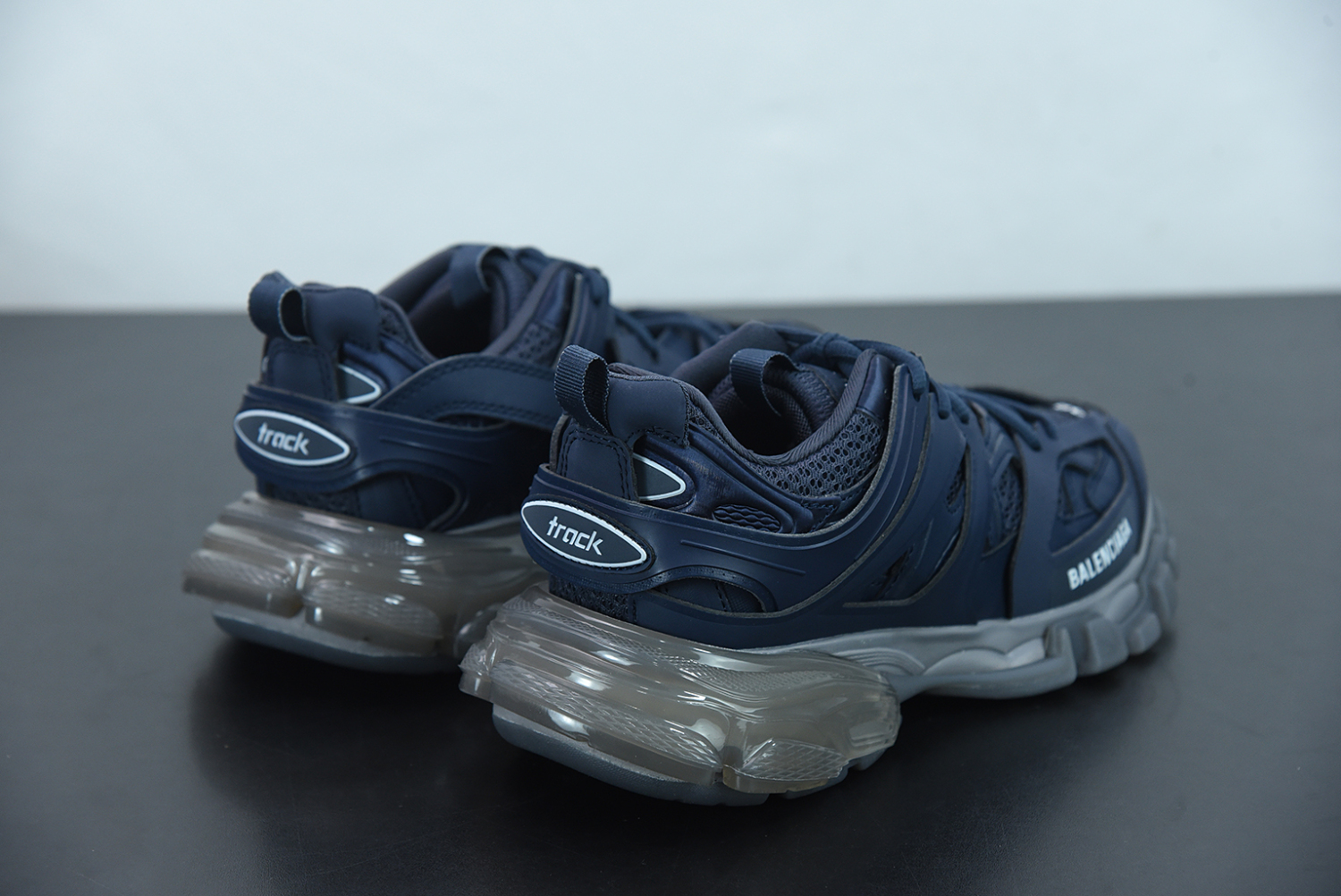 Bal**ci*ga Track Sneaker 647741-W3BC5-0209