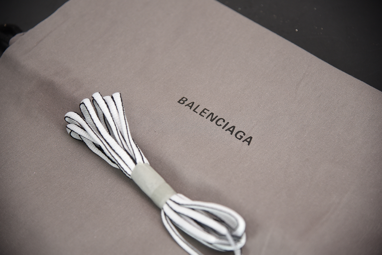 Bal**ci*ga Track Black 542023-W1GB1-2045