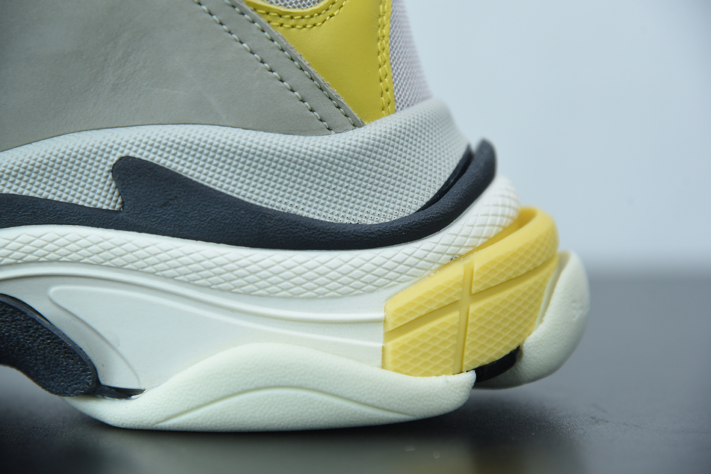 Bal**ciaga Triple S sneakers Dadshoe yellow  ECBA700336A
