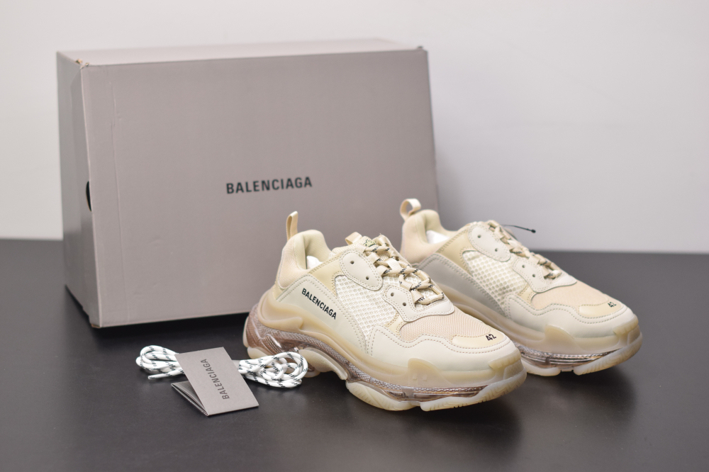 Bal**ci*ga Triple S   ECBA800616H