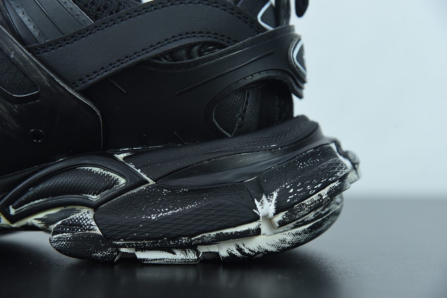 Bal**ci*ga Track Sneaker 542436-W3CN2-10000