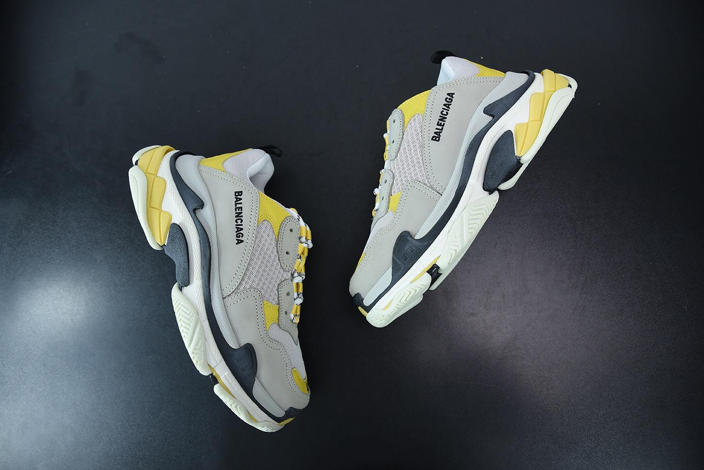 Bal**ciaga Triple S sneakers Dadshoe yellow  ECBA700336A