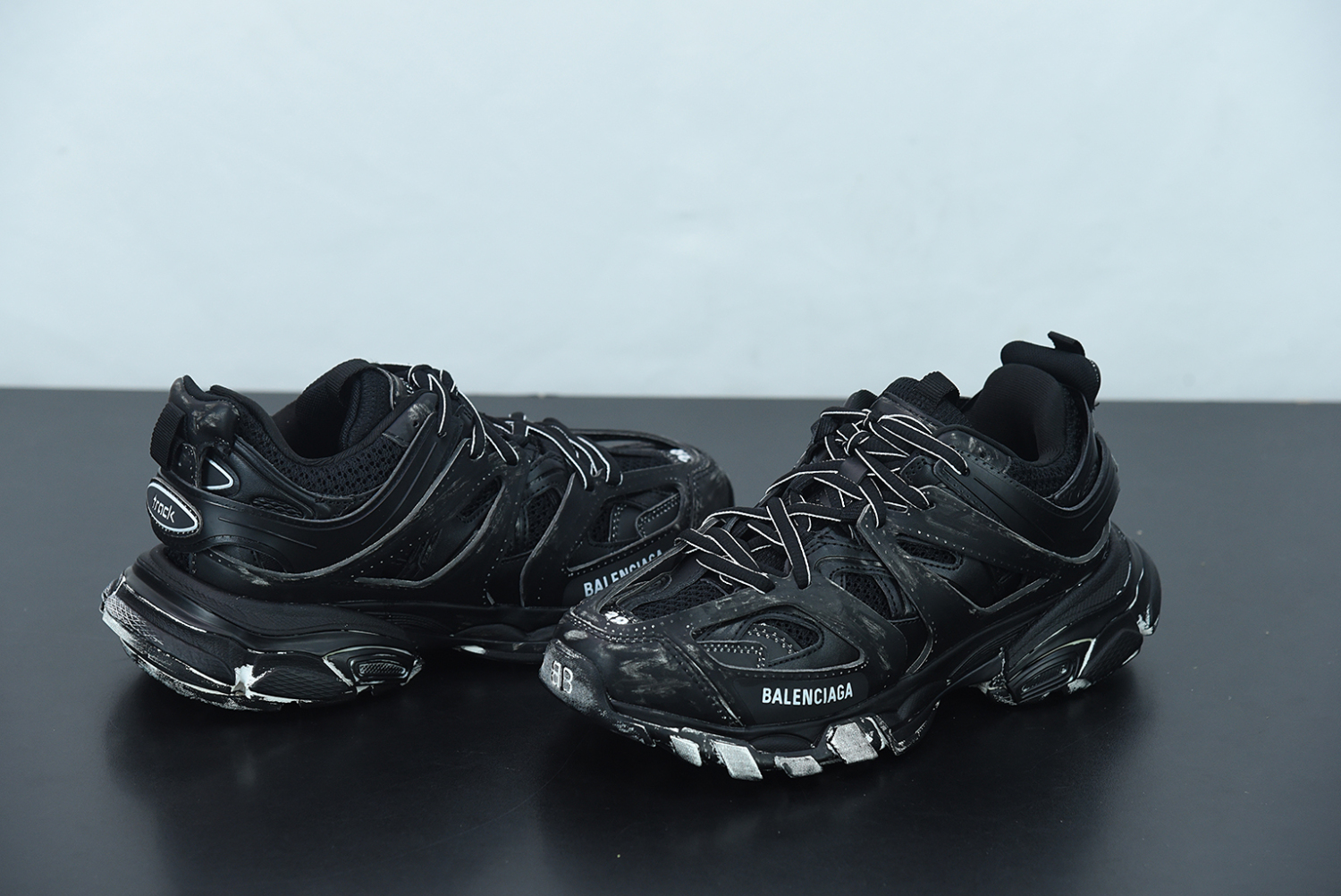 Bal**ci*ga Track Sneaker 542436-W3CN2-10000
