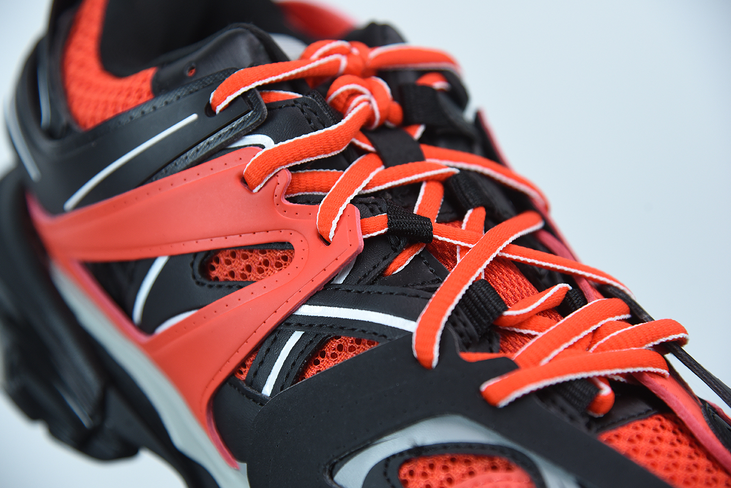 Bal**ci*ga Track Sneaker RedBlackGray 542023-W1GB8-5201