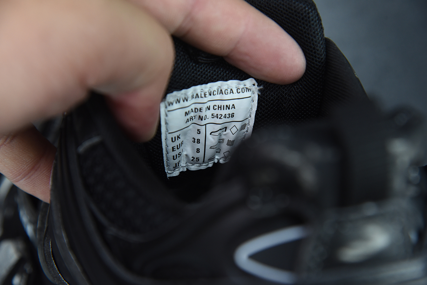 Bal**ci*ga Track Sneaker 542436-W3CN2-10000