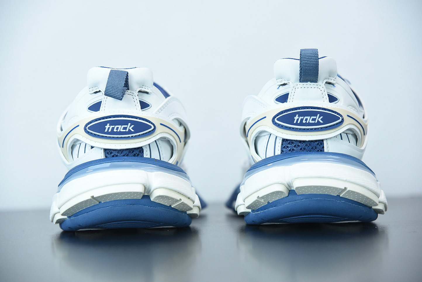 Bal**ci*ga Track Worn Out In Light Grey 542023-W1GC4-9050