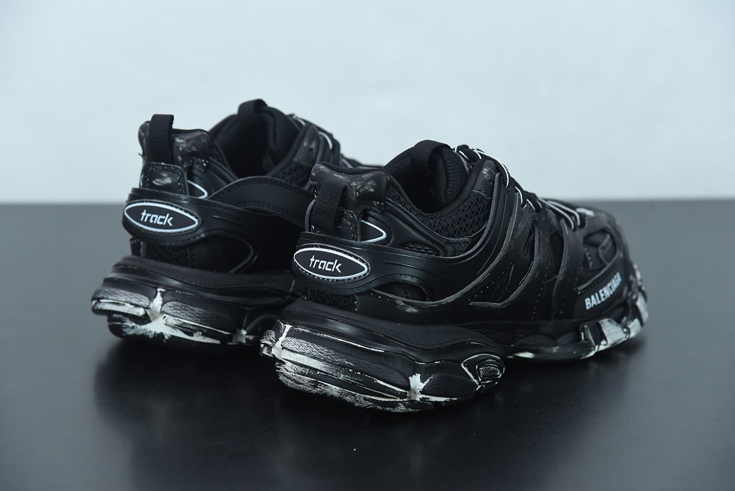 Bal**ci*ga Track Sneaker 542436-W3CN2-10000