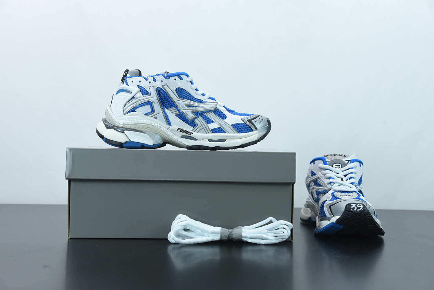 Bal**ci*ga Runner Blue White (W) 677402-W3RB3-4912