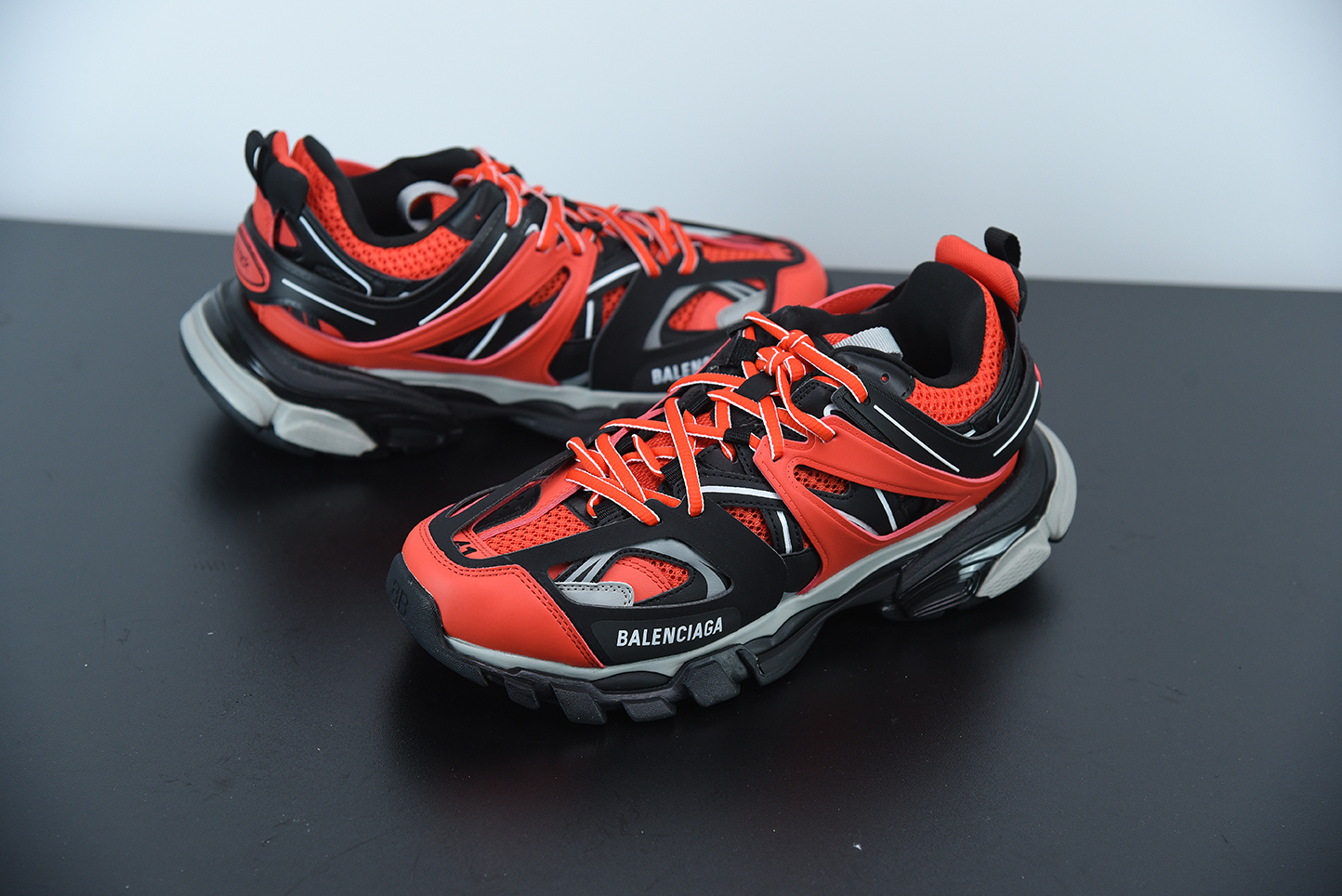 Bal**ci*ga Track Sneaker RedBlackGray 542023-W1GB8-5201