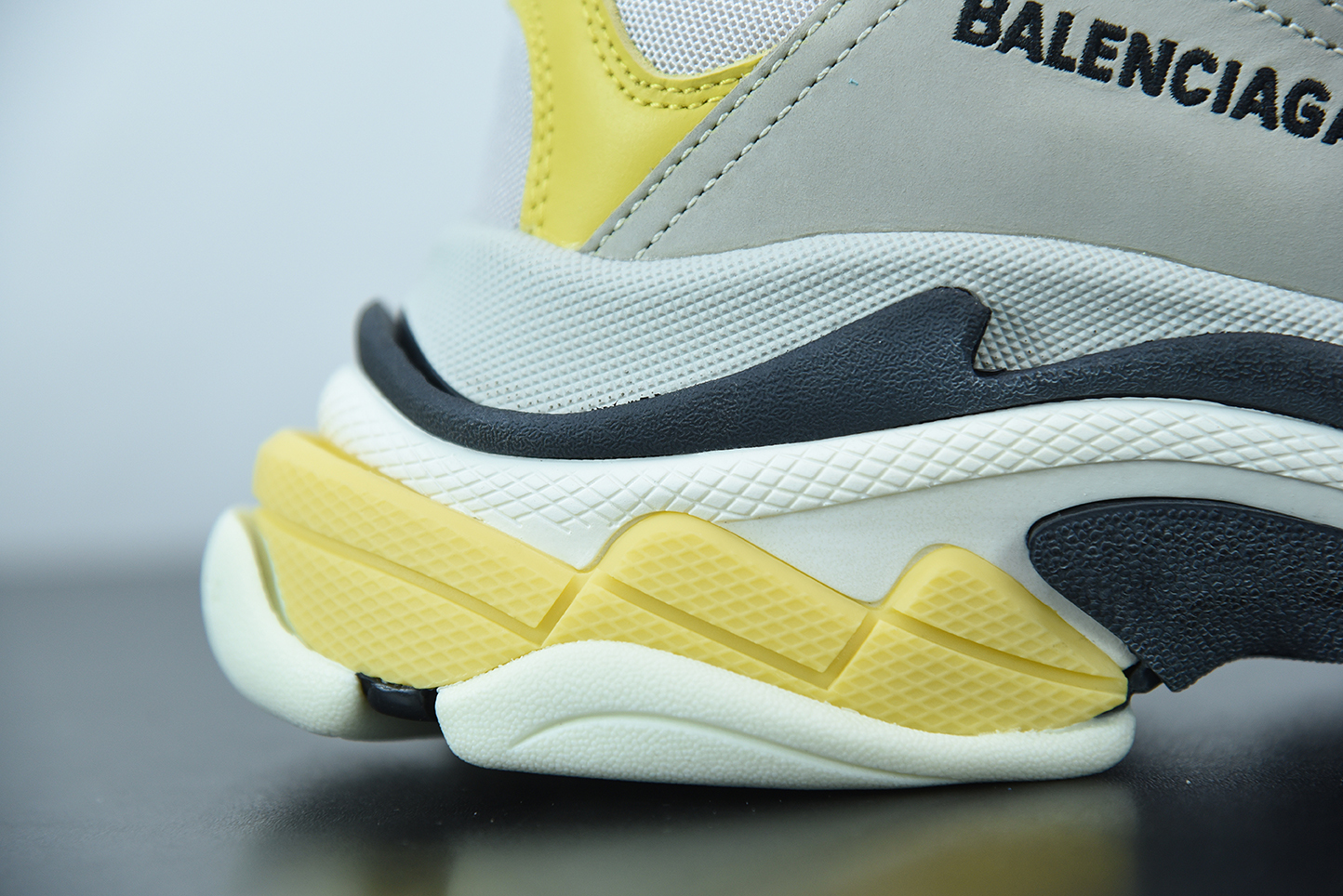 Bal**ciaga Triple S sneakers Dadshoe yellow  ECBA700336A